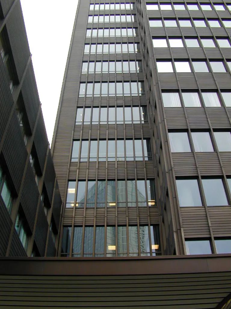 Postgirobygget, todelt høyhus i Oslo sentrum