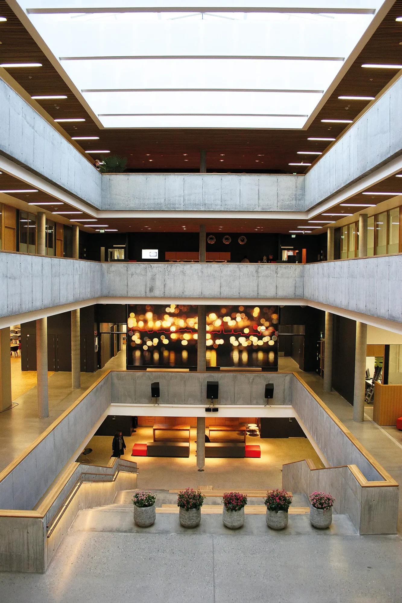 Rådhuskvartalet Kristiansand. Transformasjon av kvartalet ved Øvre torv i Kvadraturen til sitt moderne og framtidsrettede administrasjonssenter.