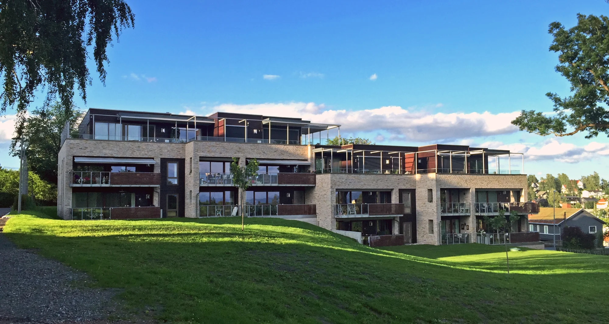 Ringstabekkveien 105, Ringhøyden, Øvre Stabæk gård. Slottshagen, nye leiligheter.