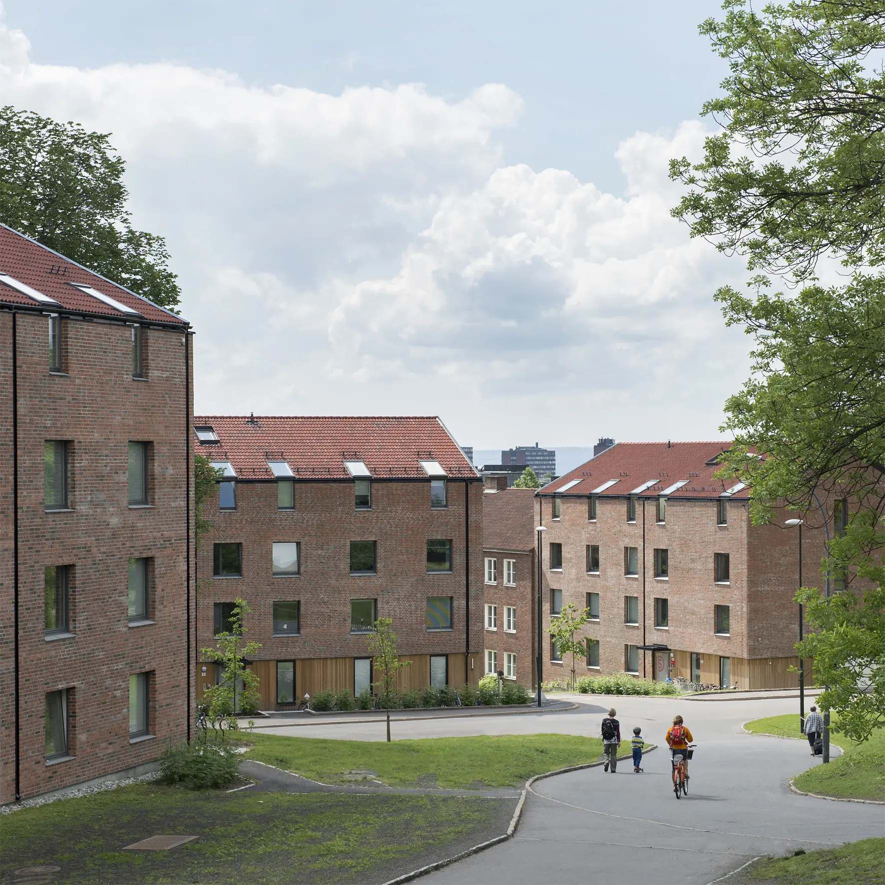 Sogn studentby, Oslo bys arkitekturpris, materialietet fasade: treverk og rød tegl. Studentskipnaden i Oslo (SiO)