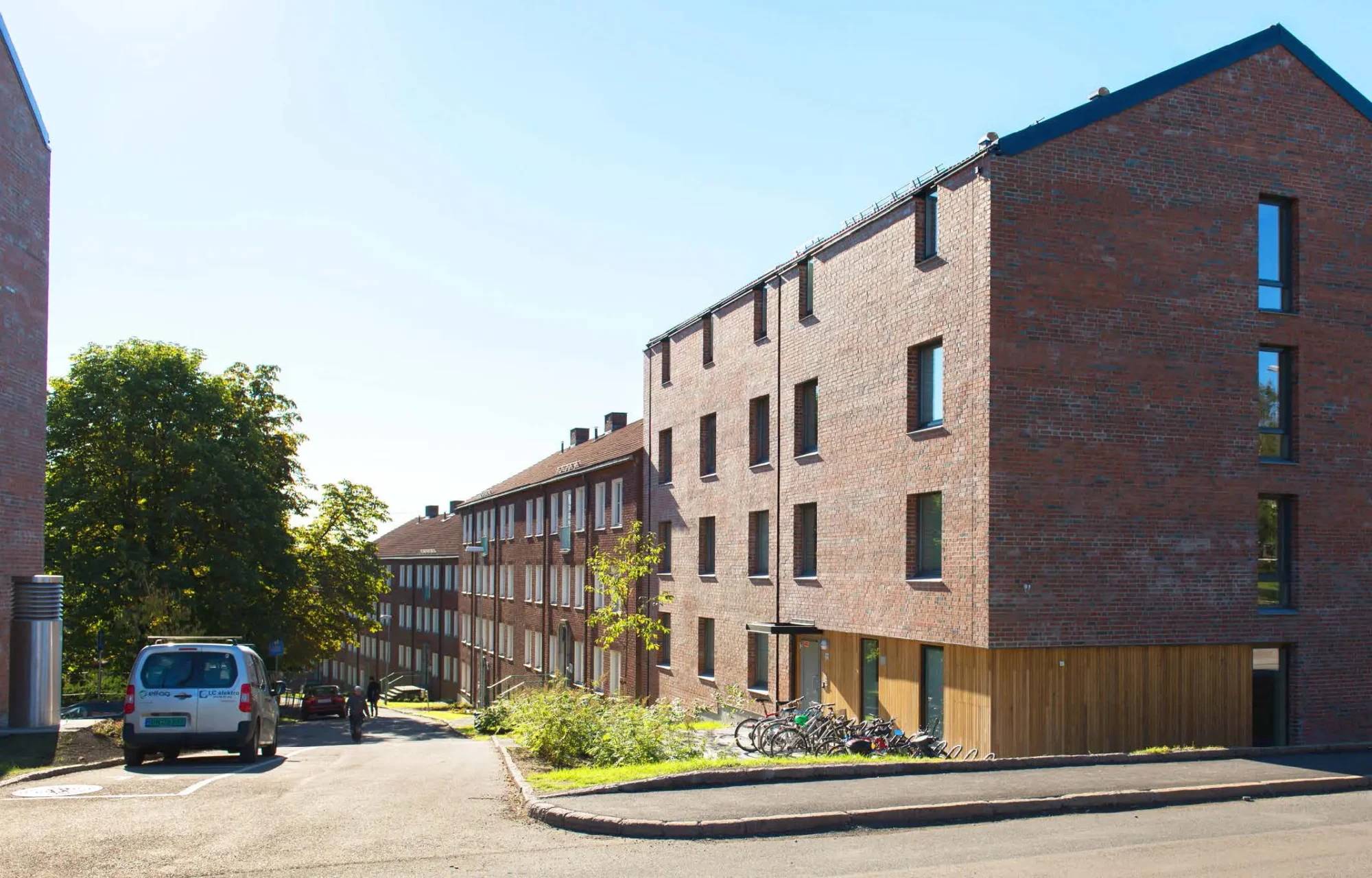 Sogn studentby, Oslo bys arkitekturpris, materialietet fasade: treverk og rød tegl. Studentskipnaden i Oslo (SiO)